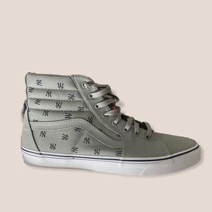 Vans Men's New York Yankees Skateboard shoes